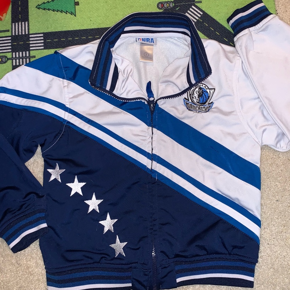 Girls size 7 (medium) NBA Mavs zip up cheer jacket